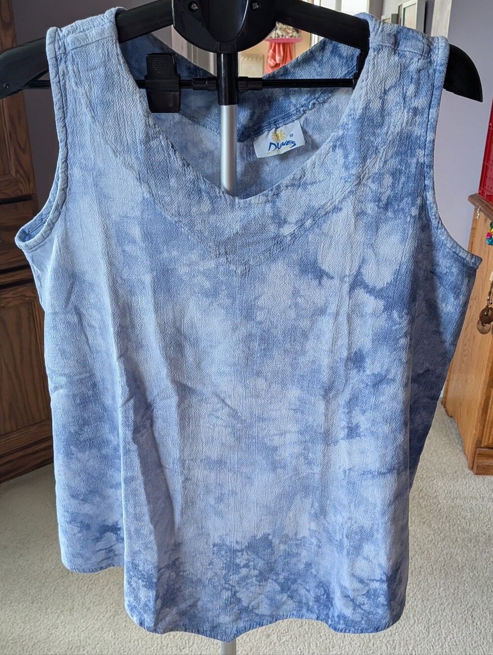 100 Percent Cotton. Made In Mexico Blue Tie-Dye Sleeveless V-Neck Top
